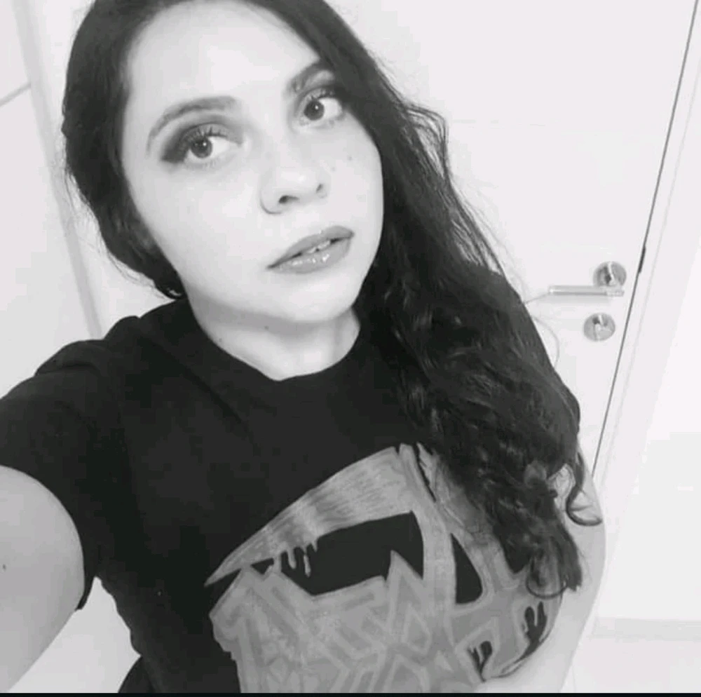 Lilith ਵੱਲੋਂ ਅੱਪਲੋਡ ਕੀਤਾ GIF