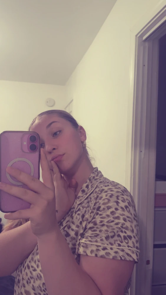 GIF uploaded by Katarina