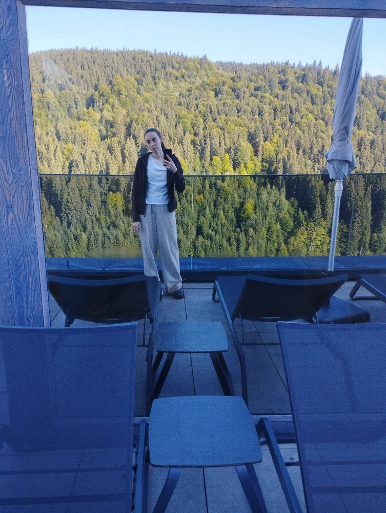 Bild eropgeluede vum Karina