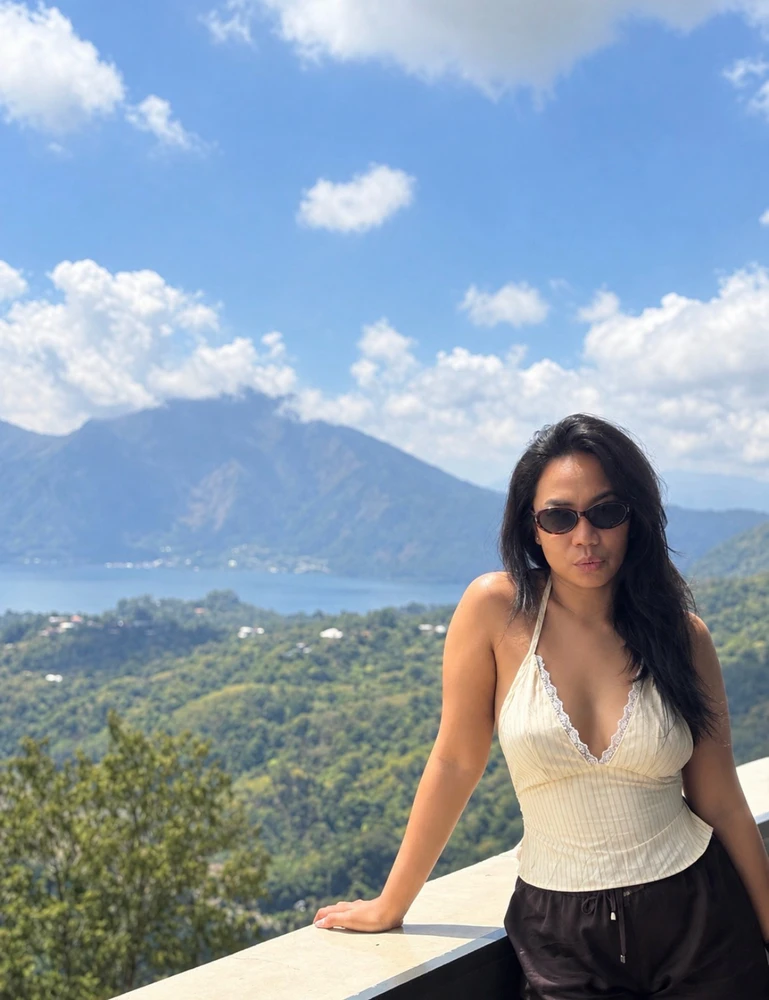 GIF uploaded by Adinda