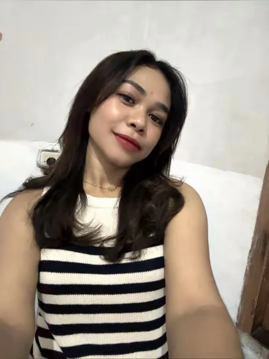 GIF imtella' minn Linda