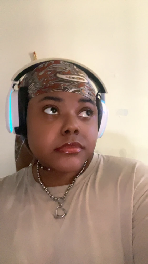 GIF tí Ebby gbé sókè