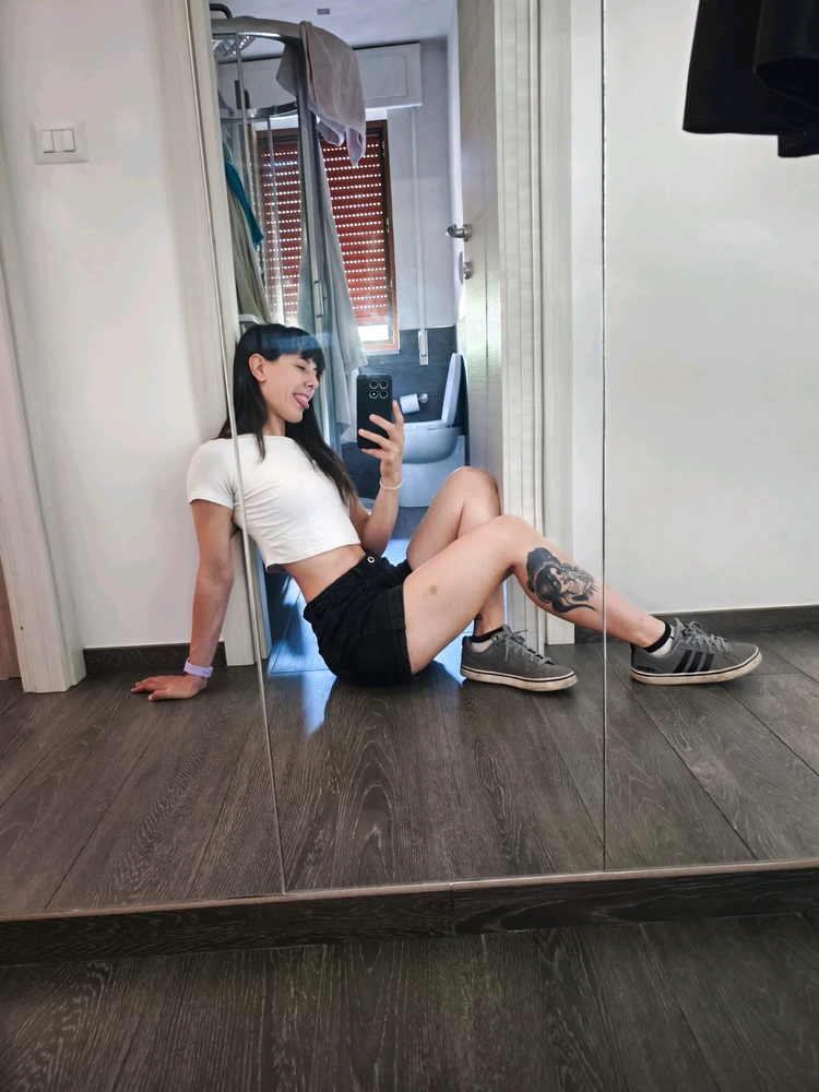 GIF uploaded by Miriana