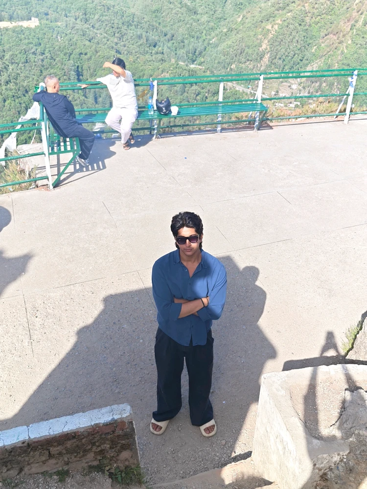 GIF yashyizweho na Shekhar Yadav