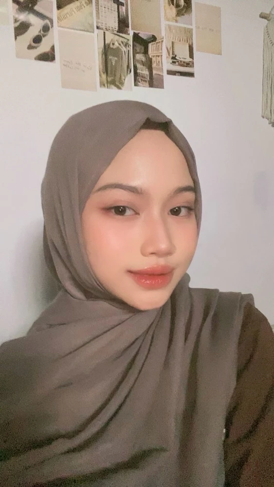 GIF uploaded by Hana