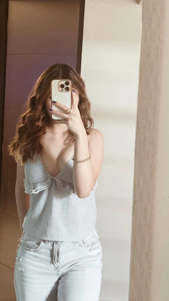 GIF uploaded by Yeyen