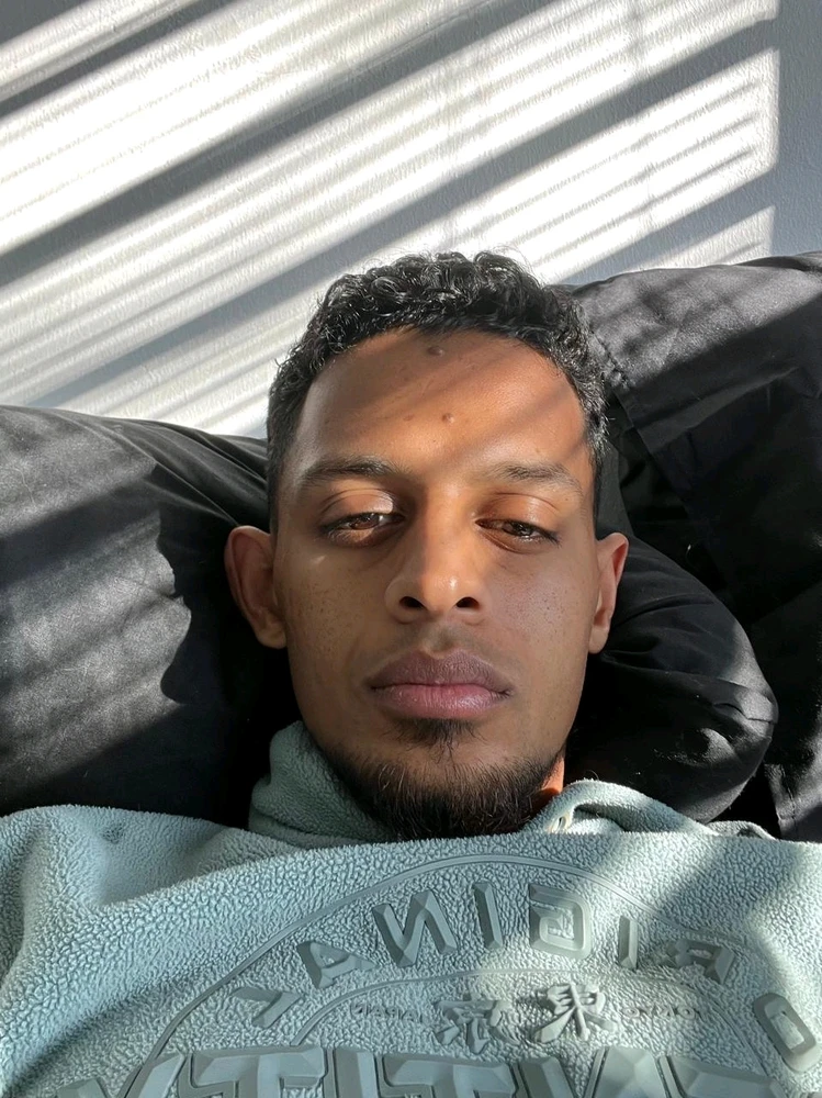 GIF i tukuna ake e Azeem
