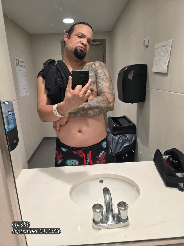 GIF nahrál Anthony