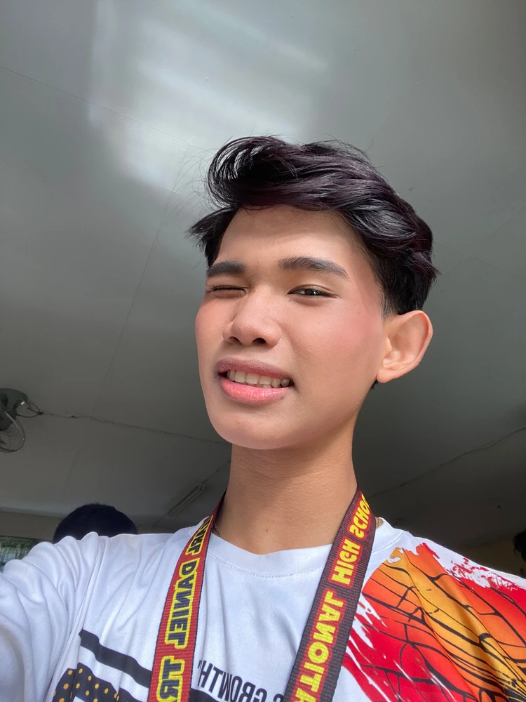 Earl latasi kuvan
