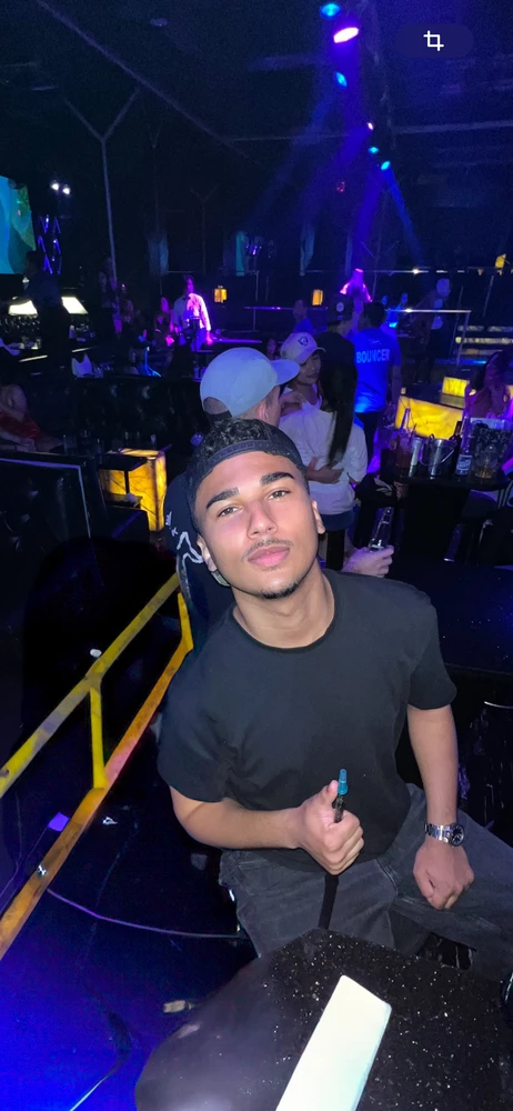 GIF Chris te mete