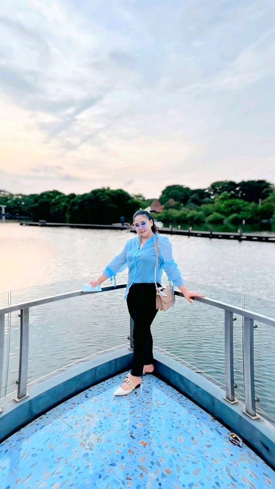 GIF อัปโหลดโดย Selly DE