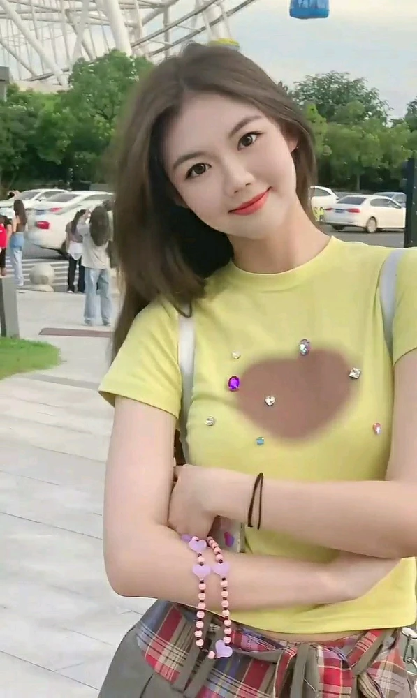 GIF diunggah ku 𝓕𝓮𝓻𝓸𝓷𝓲𝓬
