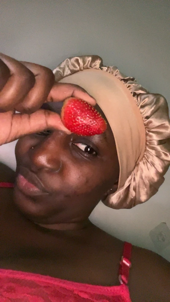 I-GIF ilayishwe ngu-Leilah
