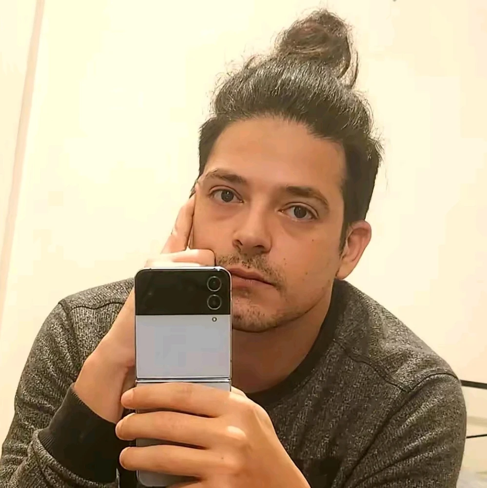 GIF رفعها Michael