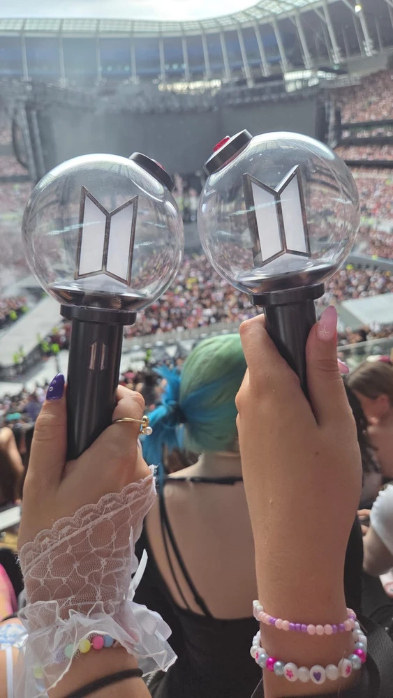 Army bomb light sticks 🖤💜