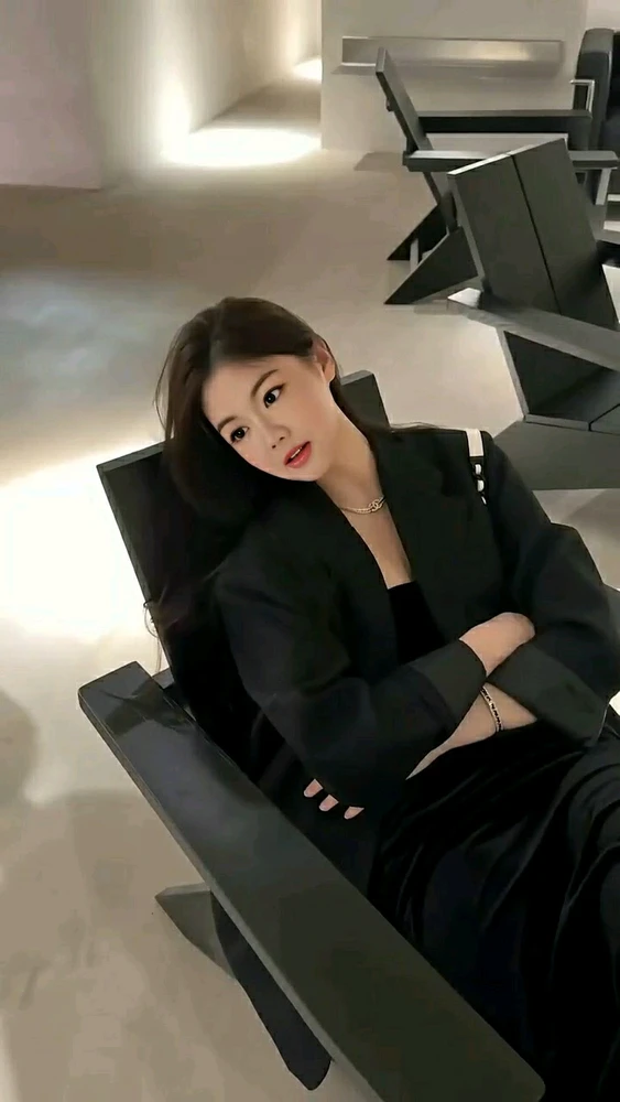 GIF 𝓕𝓮𝓻𝓸𝓷𝓲𝓬 te mete
