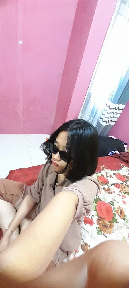 Ara ले अपलोड गरेको GIF