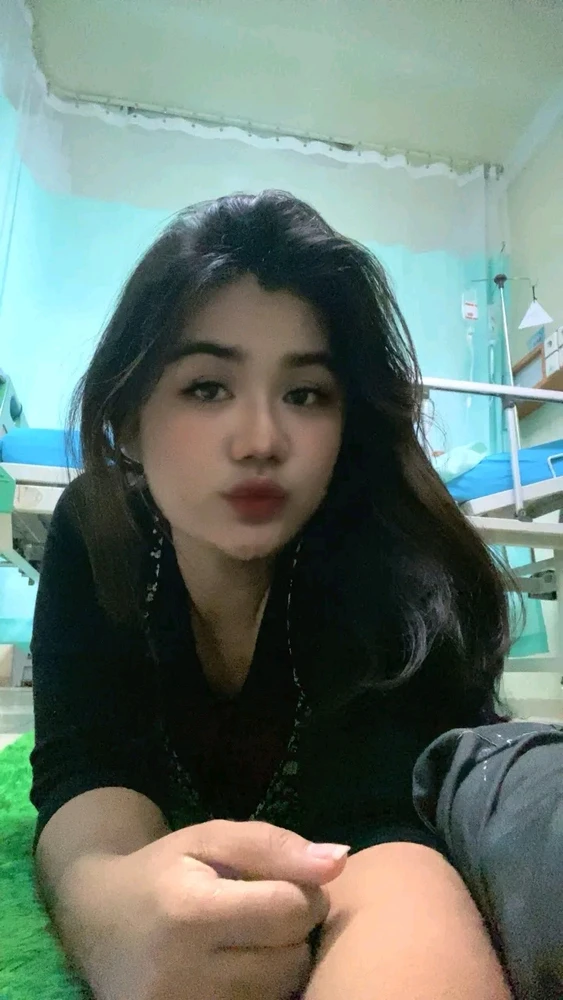 GIF uploaded by bee