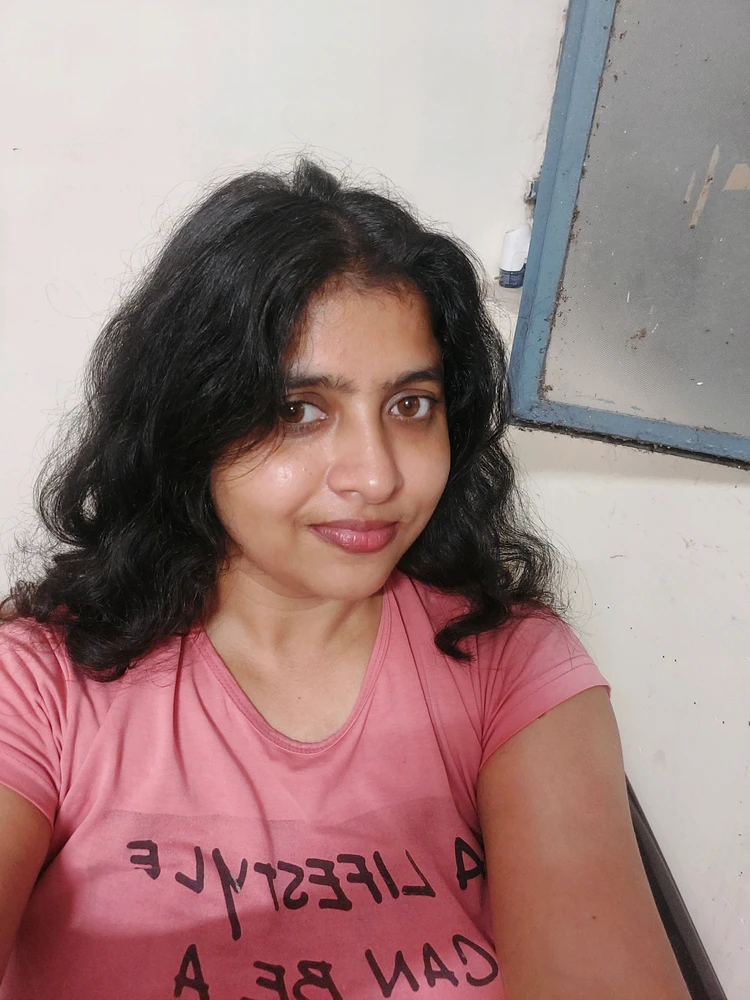 GIF eropgeluede vum Prachi