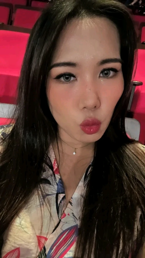 GIF uploaded by unnie