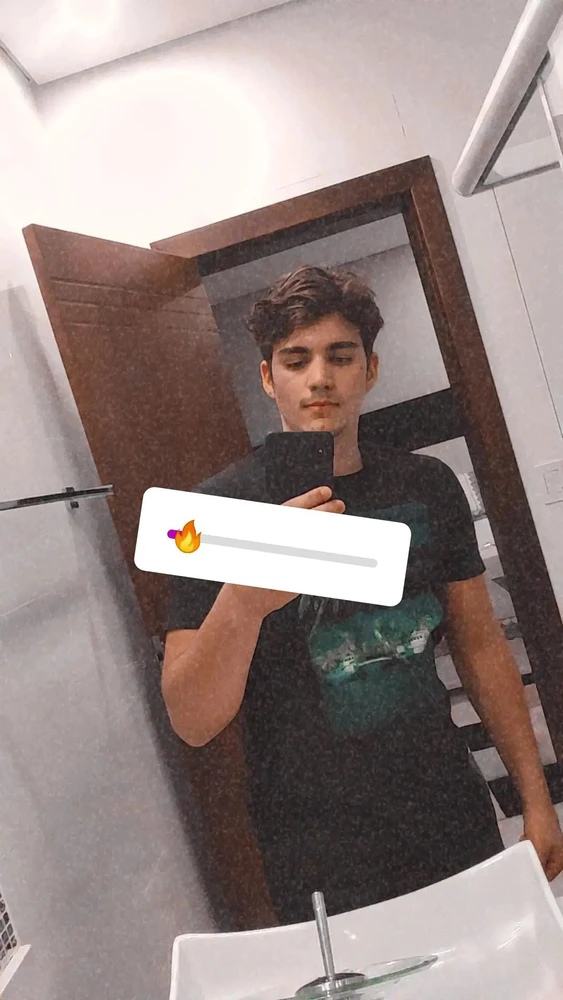 GIF augšupielādēja Edu
