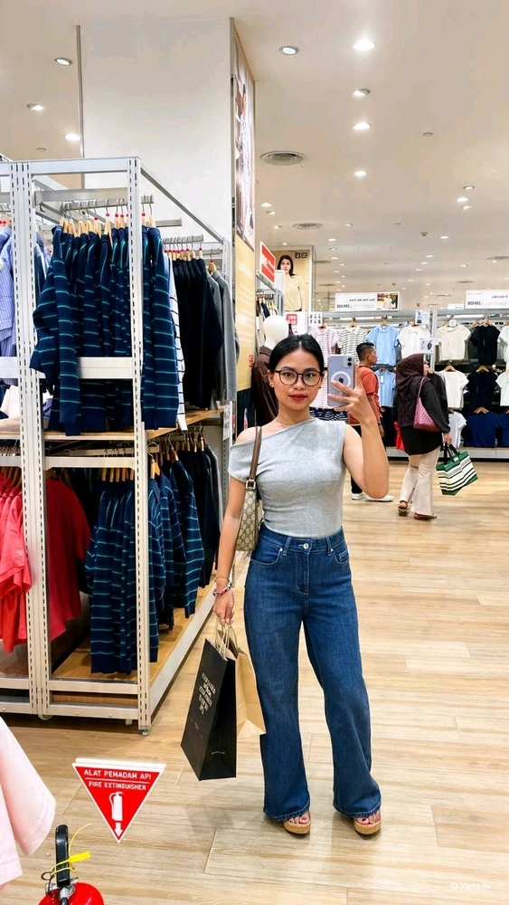 GIF pujat per Marissa J