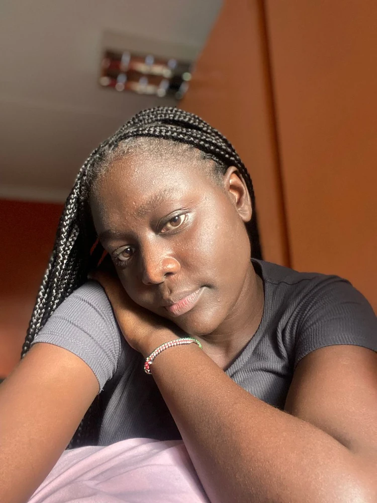 GIF uu soo galiyey Winifred