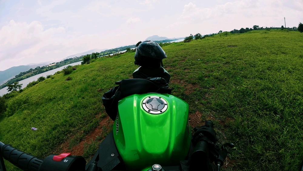 GIF uu soo galiyey Chetang