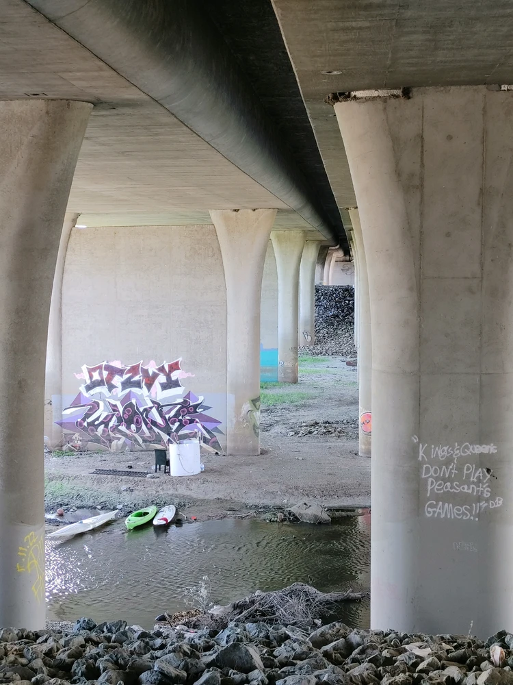 Sary napetrak'i 𝖓𝖊𝖎𝖙𝖍𝖊𝖗 𝖍𝖊𝖗𝖊, 𝖓𝖔𝖗 𝖙𝖍𝖊𝖗𝖊