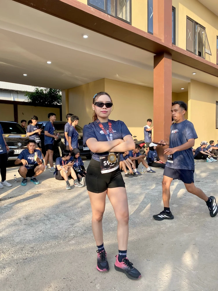 GIF e kentsoeng ke VIVI