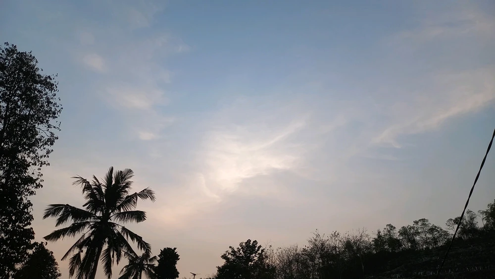 GIF pujat per Lakshmi Ariyiani