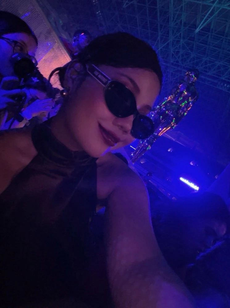 GIF gi-upload ni Kayla