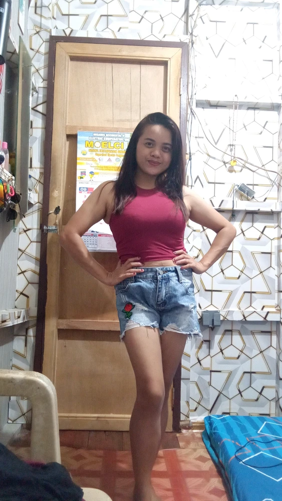 GIF tso los ntawm Jovelyn
