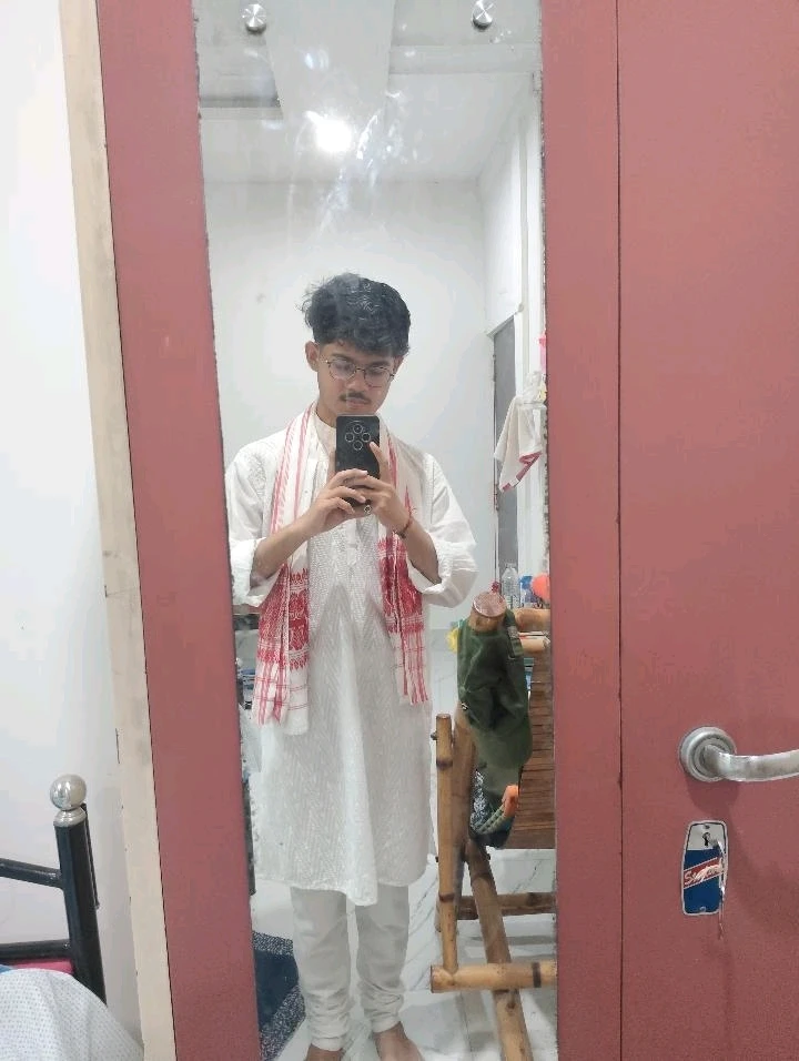 GIF တင်သူ - Mriduraj gogoi
