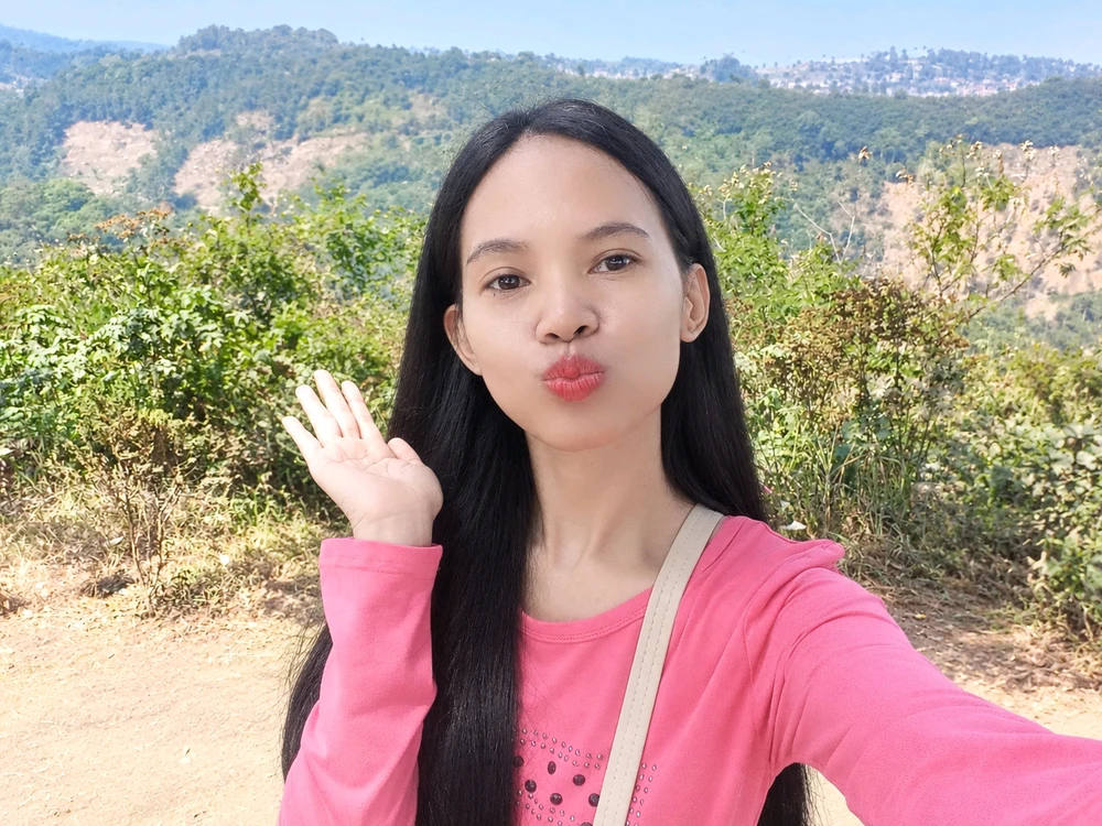 GIF nke Aleyaa bugoro