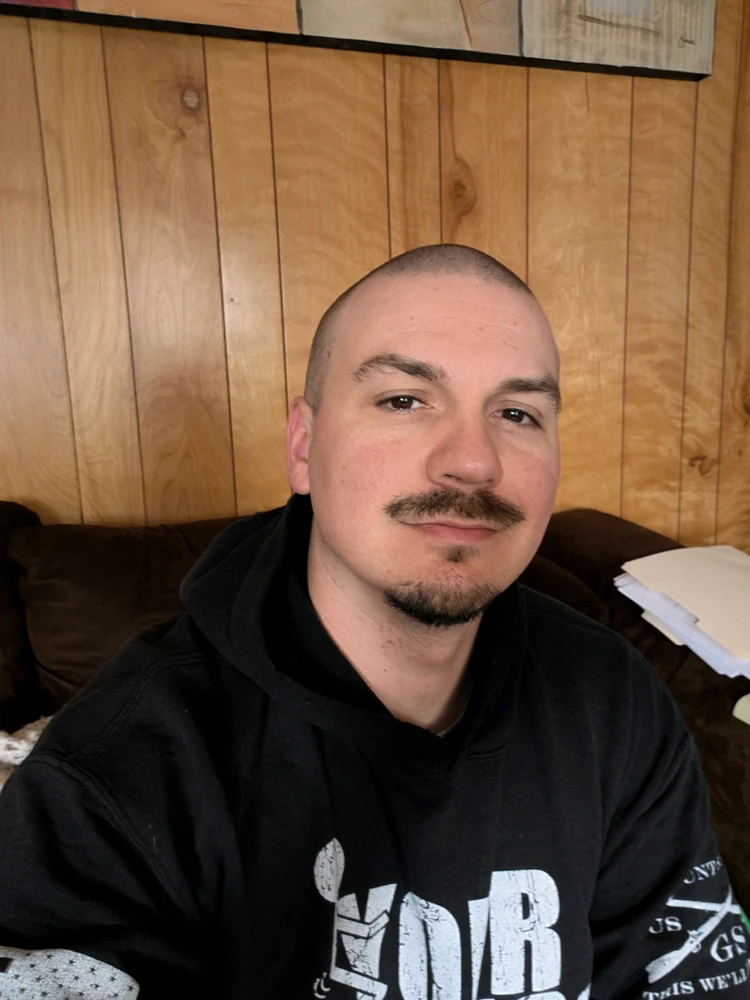 GIF gi-upload ni Dev