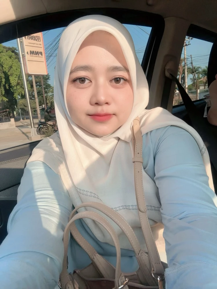 Luna يۈكلىگەن GIF