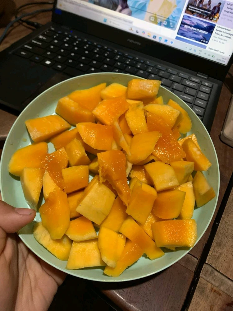GIF uploaded by Lilia