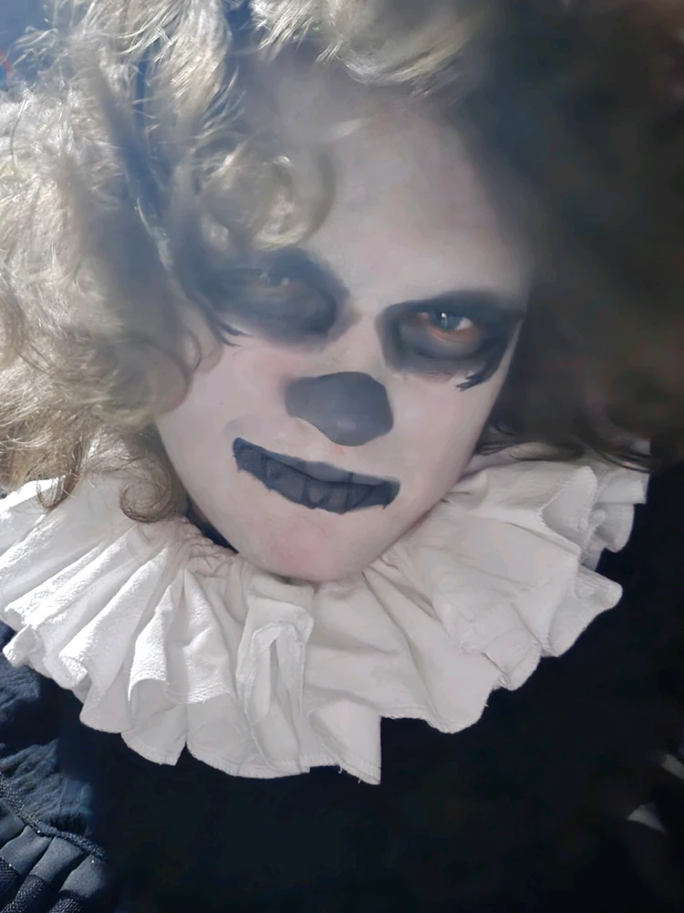 Gambar diunggah ku Bat The Clown