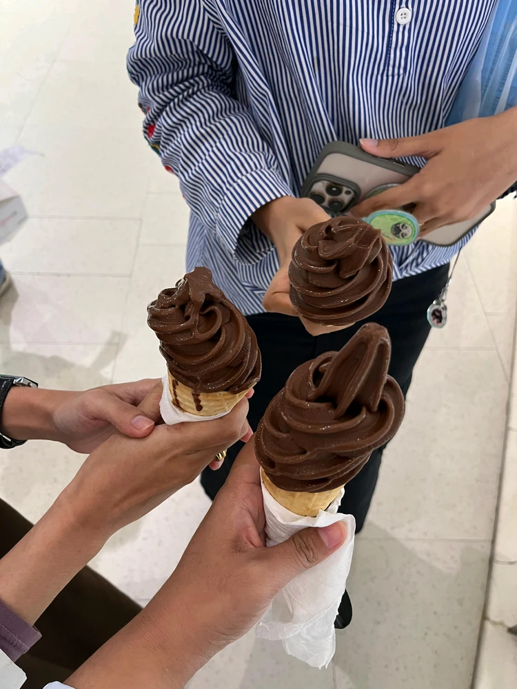 GIF uploaded by Izz
