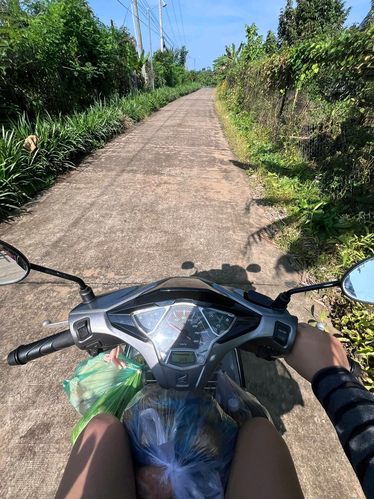 GIF uploaded by Hồng Loan