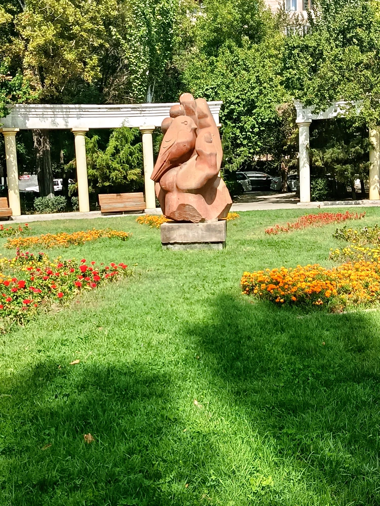 GIF uploaded by Zuri