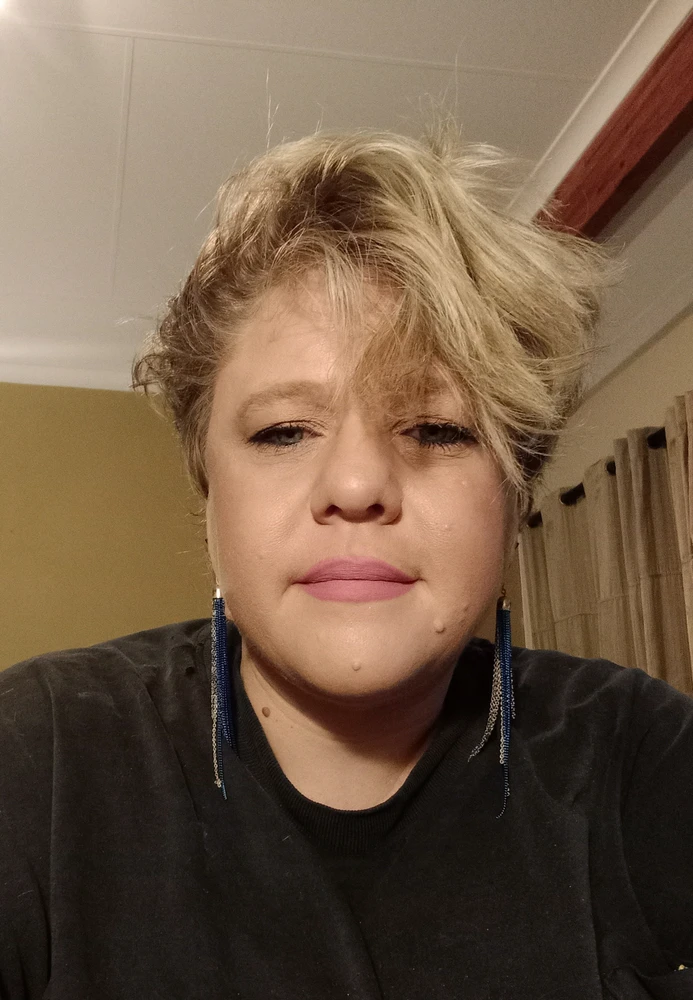 GIF eropgeluede vum Bronwyn