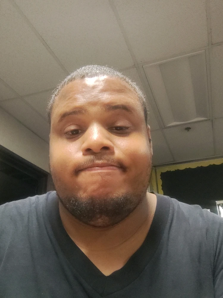 Jamiel St.Clair يۈكلىگەن GIF
