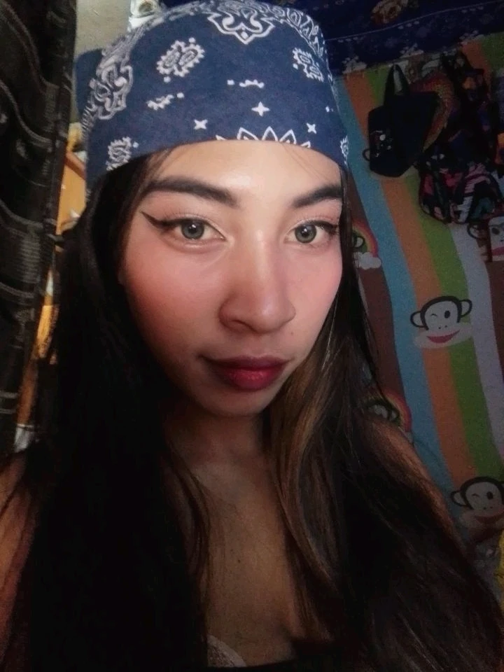 בילד ארויפגעלאדן דורך Roxy