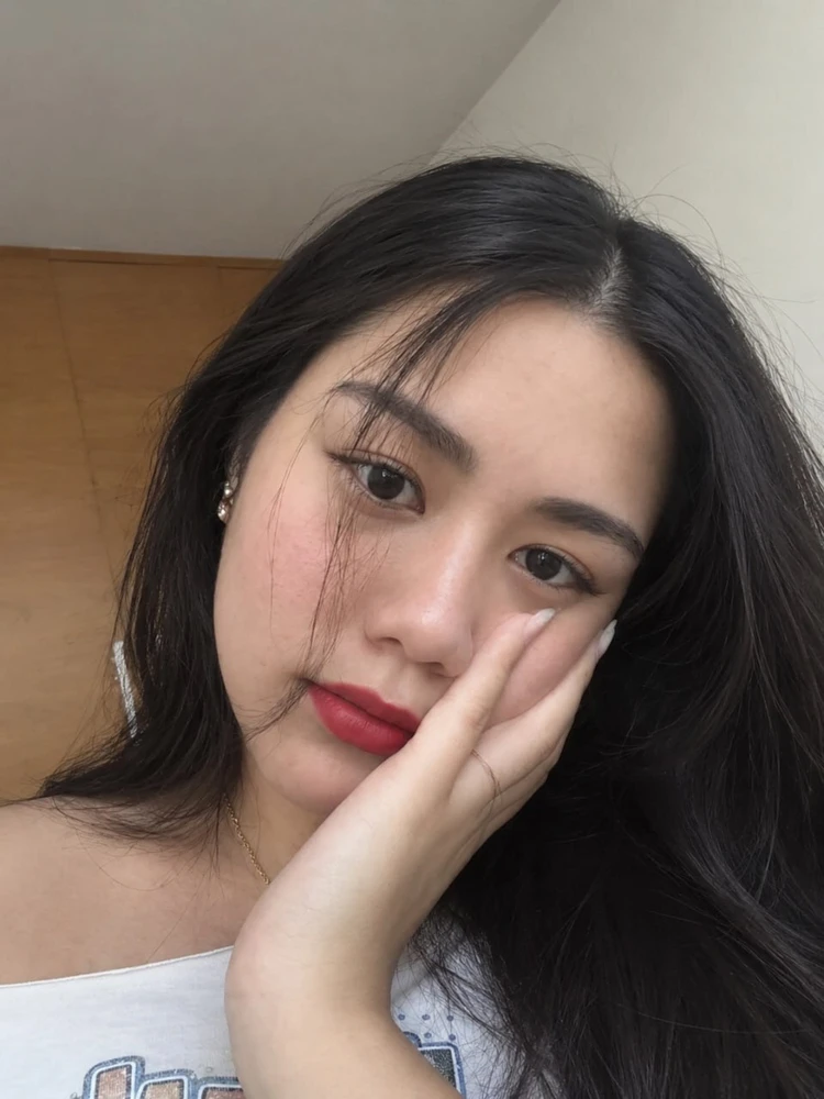 GIF yaikidwa ndi Victoria