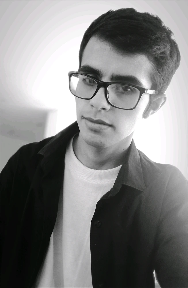 Julián نے GIF اپ لوڈ کی