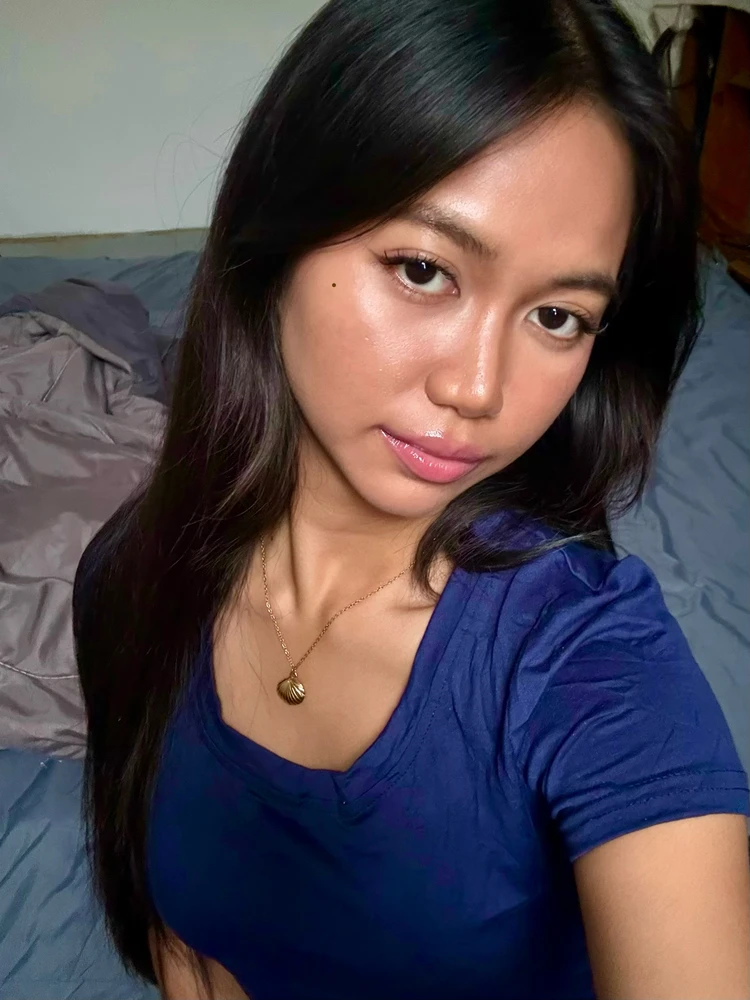 GIF uploaded by Hanah