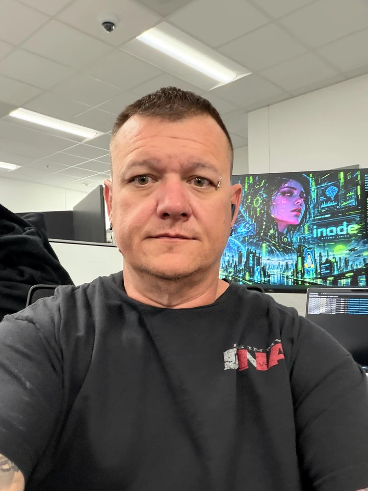 GIF uppladdad av Bruce