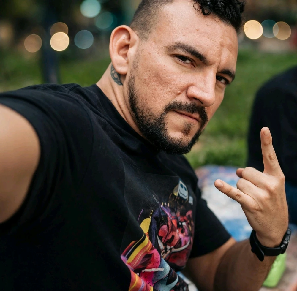 Carlos Andrés байршуулсан GIF